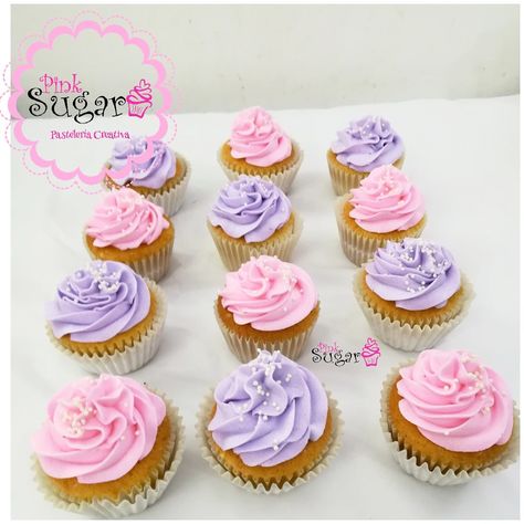 Cupcakes lila y pink en buttercream Cupcakes Lila, Pastel Purple Cupcakes, Pink And Purple Cupcake Ideas, Purple Cupcakes Aesthetic, Pink And Purple Cupcakes, Pastel Pink And Purple Cupcakes, Baby Cha, Pink Cupcakes Birthday, Royal Cupcakes