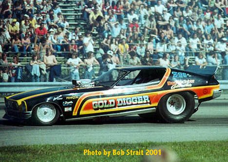 Drag Racing Picture of the Day - Bud Richter's Gold Digger Mustang II Fuel Funny Car Old Funny, Funny Car Drag Racing, John Collins, Nhra Drag Racing, Funny Cars, Mustang Ii, Classic Cars Trucks Hot Rods, Car Pics, Drag Racing Cars