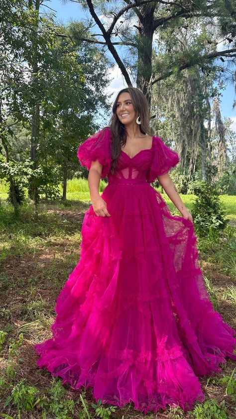 Trendy Birthday Outfits, Rose Prom Dress, Top Wedding Dress Designers, Accessories Beach, Gowns Dresses Elegant, Stunning Prom Dresses, Cute Dress Outfits, Designer Dresses Casual, Pretty Prom Dresses