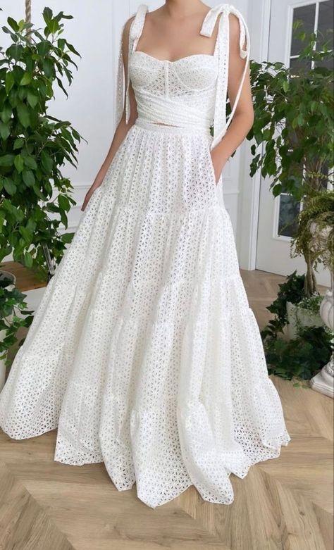 Debut Attendee Outfit, Elegant Resort Wear, Girly Dresses Cute, Dressy Casual Outfits, White Eyelet Dress, Trendy Dress Outfits, Glam Dresses, Fancy Outfits, Western Dresses