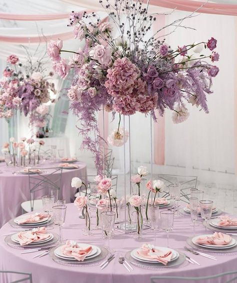 Pink And Lavender Centerpieces, Pastel Purple Wedding Decorations, Irredescent Wedding, Lilac And Pink Wedding, Purple Wedding Theme, Wedding Design Decoration, Lilac Wedding, Table Set Up, Pastel Wedding