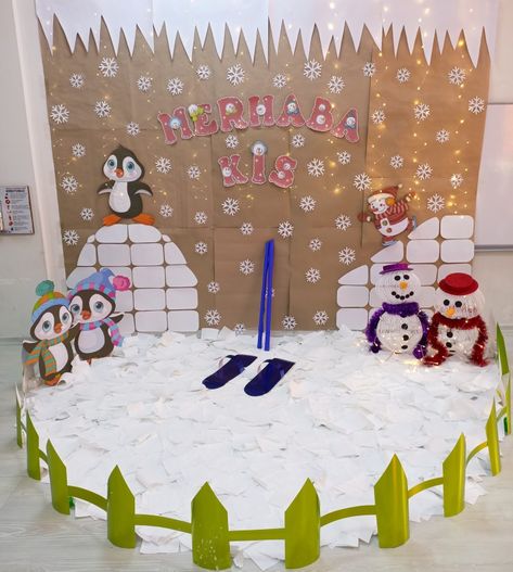 Igloo Craft, Winter Classroom Door, Winter Classroom Decorations, Christmas Party Activities, Christmas Classroom Door, Snowman Crafts Diy, Winter Wonderland Decorations, Winter Wonderland Theme, Christmas Crafts For Kids To Make