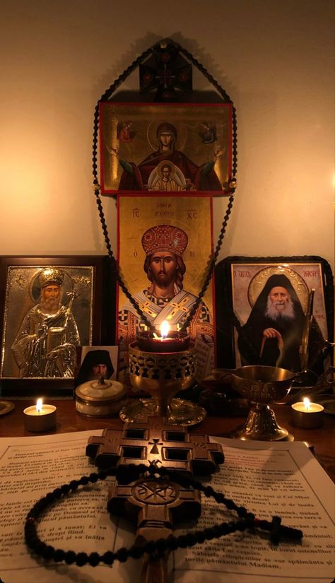 Greek Orthodox Christian, Orthodox Catholic, Orthodox Prayers, Church Aesthetic, Eastern Orthodox Church, Christian Icons, Prayer Corner, Buku Harry Potter, Greek Orthodox Church