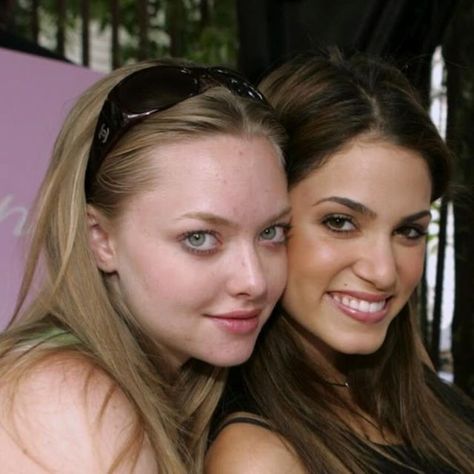 early 2000s on Instagram: "nikki reed and amanda seyfried at lip fusion, 2005" Nikki Reed 2000s, Amanda Seyfried 2000s, 2000s Celebs, Ready Or Not Movie, 2000 Icons, 2000 Movies, Thirteen Movie Aesthetic, Avril Lavigne Goodbye Lullaby, Thirteen Movie