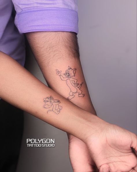 Tom And Jerry Couple Tattoo Ideas, Tom And Jerry Tattoo Ideas Matching, Tom And Jerry Couple Tattoo, Tom E Jerry Tattoo, Tom Y Jerry Tattoo, Tom And Jerry Tattoos, Tom And Jerry Tattoo Ideas, Polygon Tattoo, Tom And Jerry Tattoo