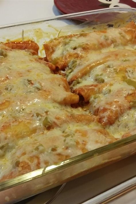 Sour Cream Chicken Enchilada Recipe, Chicken Enchilada Bake, Enchilada Bake, Easy Enchiladas, Creamy Chicken Enchiladas, Sour Cream Chicken, Weight Watchers Chicken, Enchiladas Recipe, Chicken Enchilada Recipe