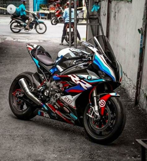 Bmw S1000rr Custom, Bmw Motorcycle S1000rr, Bmw 1000rr, Ktm Supermoto, Custom Bikes Cafe Racers, Best Motorbike, Bike Bmw, Kawasaki Bikes, Мотоциклы Cafe Racers