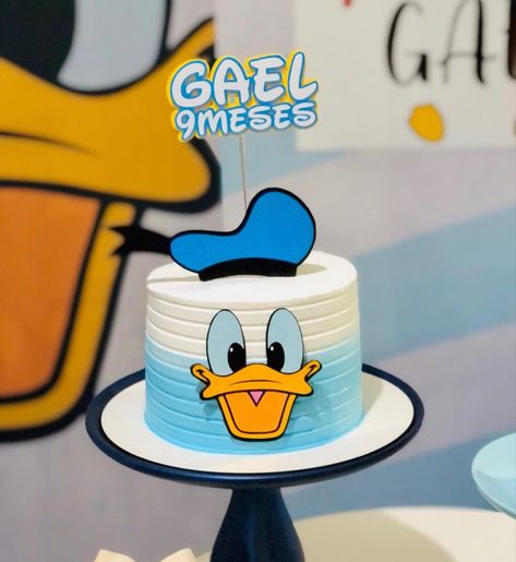 Donald Duck Cake Ideas, Donald Duck Party Decorations, Donald Duck Birthday Party, Donald Duck Birthday, Donald Duck Cake, Donald Duck Party, Duck Party, Duck Cake, Cupcake Decorating Tips