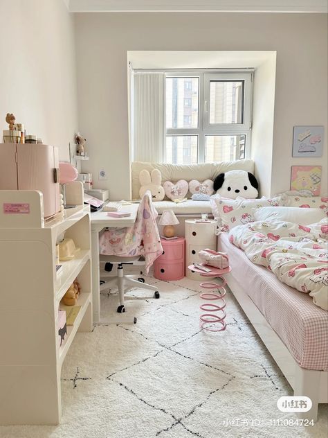 Room Inspo Desk, Small Room Makeover, Desk Inspo, Small Room Decor, Pastel Room, Room Redesign, Pinterest Room Decor, Girly Room, Dream House Rooms