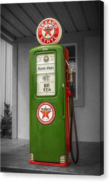 Texaco Green Vintage Gas Pump Getting Rid Of Gas, Old Gas Pumps, Vintage Gas Pumps, Pompe A Essence, Gas Service, Station Service, Old Garage, Old Gas Stations, Gas Pump