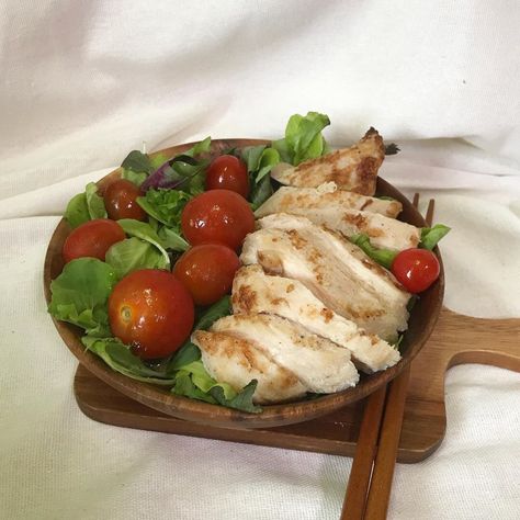 Aesthetic Chicken Recipe, Chicken Salad Aesthetic, Cute Salad, Healthy Bento Lunches, Salad Aesthetic, Health Meal Prep, Chicken Diet, Healthy Diet Recipes, Food Is Fuel