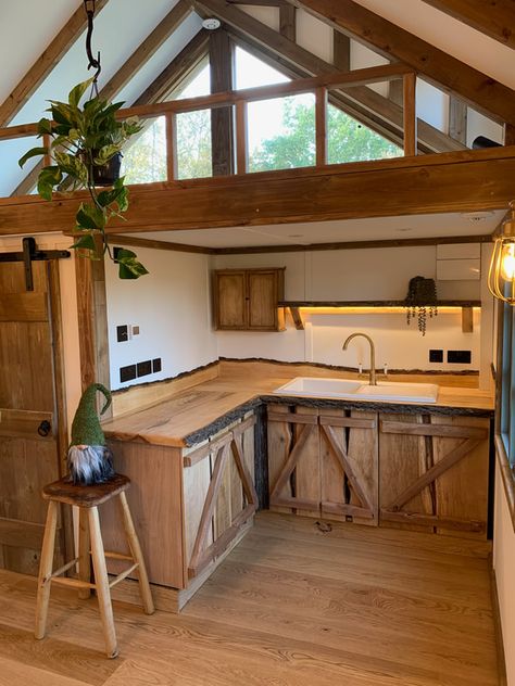 Flintstone Kitchen - Custom Built Garden Rooms, Cabins and Timber Buildings Cabin Loft, Timber Cabin, Kitchen Custom, Small Cottages, Tiny House Inspiration, Timber Buildings, Timber Beams, Hairstyles Bun, Cabin Kitchens