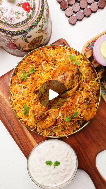 Chicken Biryani Recipe Indian, Spices For Chicken, Chicken Biryani Recipe Pakistani, Chicken Dum Biryani Recipe, Dum Biryani Recipe, Hyderabadi Chicken, Chicken Dum Biryani, Biryani Masala, Kasuri Methi