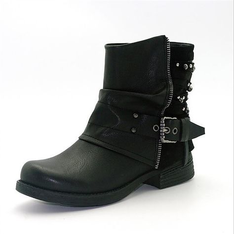 Biker Shoes, Ladies Ankle Boots, Ankle Boots Winter, Buy Womens Boots, Vintage Shopping, Buckled Flats, 3 Shoes, Winter Ankle Boots, Chunky Heels Boots