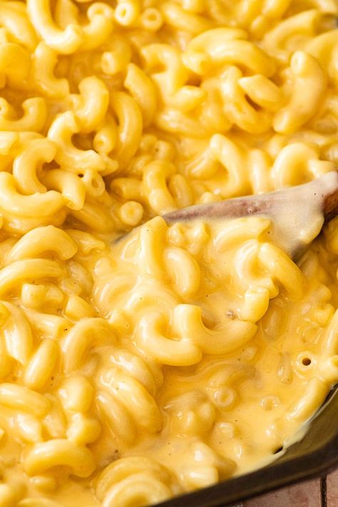 Skillet Creamy Mac and Cheese Recipe - Dinner, then Dessert Cheese Recipes Dinner, Skillet Mac And Cheese, Buttery Potatoes, Easy Summer Side Dishes, Beef Meatloaf, Easy Mac And Cheese, Cheddar Chicken, Creamy Macaroni And Cheese, Chicken Dishes Easy