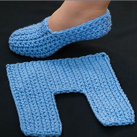 Diy Crochet Slippers, Crocheted Slippers, Easy Crochet Slippers, Knit Slippers Free Pattern, Slipper Pattern, Crochet Slipper, Crochet Slippers Free Pattern, Knitted Slippers Pattern, Blue Slippers