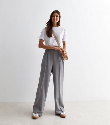 Grey Marl High Waist Tailored Wide Leg Trousers New Look Trouser Grey Outfit, Light Grey Trousers Women, Grey Wide Trousers Outfit, How To Style Grey Trousers, Grey Pants Outfit Summer, Wide Leg Grey Pants Outfit, Grey Pants Work Outfit, Grey Wide Leg Trousers Outfit, Light Grey Trousers Outfit