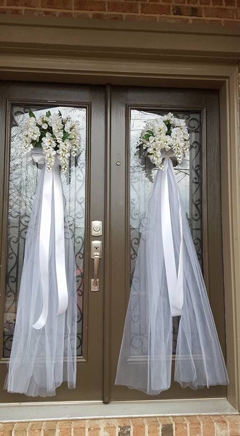 Wedding Door Decorations, Bridal Shower Decorations Diy, Wedding Doors, Church Wedding Decorations, Wedding Shower Decorations, Wedding Wreaths, Outdoor Wedding Decorations, Free Summer, Crochet Tops