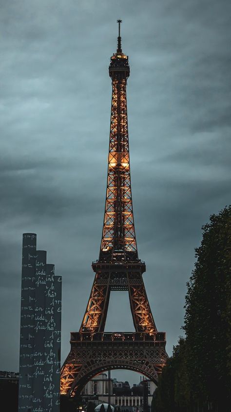 Eiffel Tower Wallpaper Iphone, France Wallpaper Iphone, Pretty City Aesthetic, Hd Wallpaper Phone Iphone Backgrounds, Best Wallpapers Hd Wallpaper Iphone, Classy Iphone Wallpaper, Iphone Depth Effect Wallpaper, Minimal Iphone Wallpaper Aesthetic, Depth Wallpaper Iphone