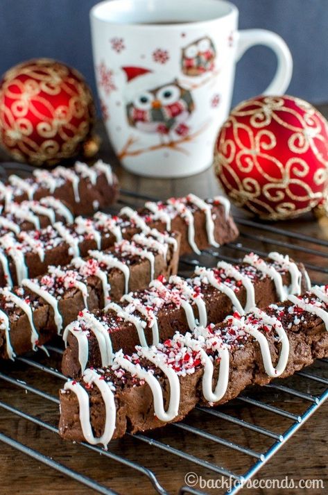 Peppermint Biscotti, Peppermint Treats, Gluten Free Peanut Butter Cookies, Best Christmas Desserts, Delicious Christmas Cookies, Favorite Cookie Recipe, Biscotti Recipe, Italian Cookies, Christmas Food Desserts