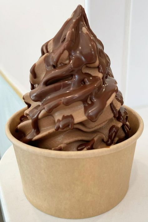 Chocolate Ice Cream Aesthetic, Chocolate Soft Serve Ice Cream, Choco Ice Cream, Ice Ice Cream, Midnight Munchies, Ice Cream Pictures, Ice Cream Chocolate, Yummy Ice Cream, Pretty Brunette