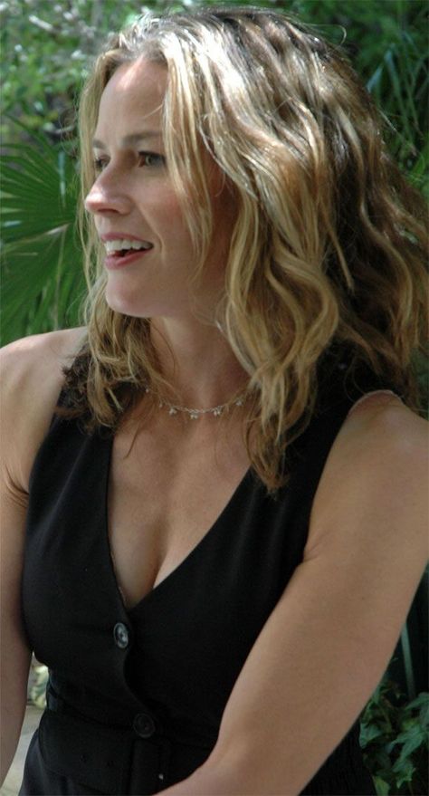 Elisabeth Shue Elizabeth Shue, Sherilyn Fenn, Gal Gabot, Elisabeth Shue, Hollywood Girls, Woman Personality, Female Actresses, Female Celebrities, Hottest Celebrities