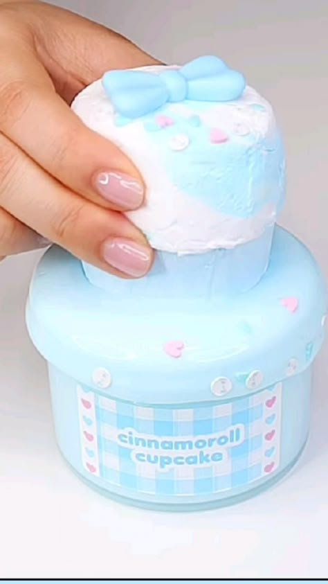 Credits to momo slimes ! Ummm do y'all like cupcakes ? I do :) Soft Slime Videos, Sanrio Slime, Cute Slime, Slime Aesthetic, Slime Fancam, Sand Dough, Pretty Slime, Slimy Slime, Diy Fluffy Slime