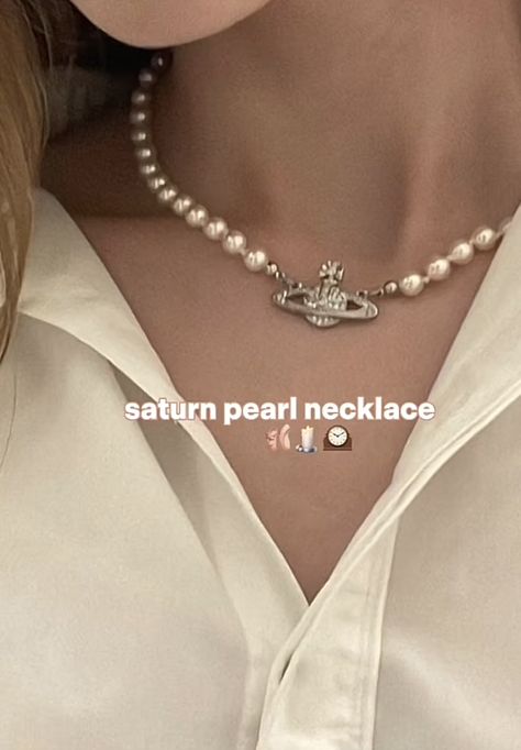 Saturn Pearl Necklace, Aesthetic Necklace, Saturn Necklace, Pretty Aesthetic, Necklace Necklace, Aesthetic Aesthetic, Earings Piercings, Piercings, Pearl Necklace