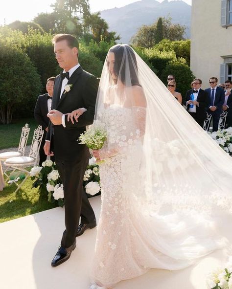 Oscar de la Renta on Instagram: "The bride wore Oscar. @babymarisacleary is a vision in the #odlrbridal magnolia lace open-back gown with embroidered cathedral veil for her Como, Italy nuptials. Photographed by @bottega53" Veil Over The Face, Over The Face Veil Bridal, Cathedral Veil Over Face, Veils Bridal Cathedral Over Face, Sofia Richie Veil, Cathedral Veil Photos, Wedding Dress With Veil Over Face, Over The Face Veil, Cathedral Veil Hairstyle