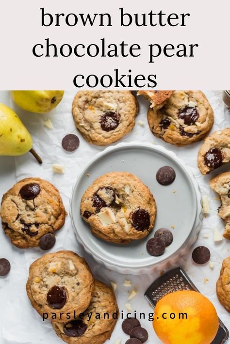 Thick, chewy Brown Butter Chocolate Pear Cookies. Rich and chocolatey and at the same time super fresh tasting thanks to fresh pear and lots of orange zest! Definitely not your average cookie recipe! #cookierecipes Pear Cookies, Pear And Chocolate Cake, Fall Cookie Recipes, Milk Chocolate Chip Cookies, Cookie Icing Recipe, Fruit Crumble, Delicious Christmas Cookies, Fruit Dessert Recipes, Cookie Brownie Bars