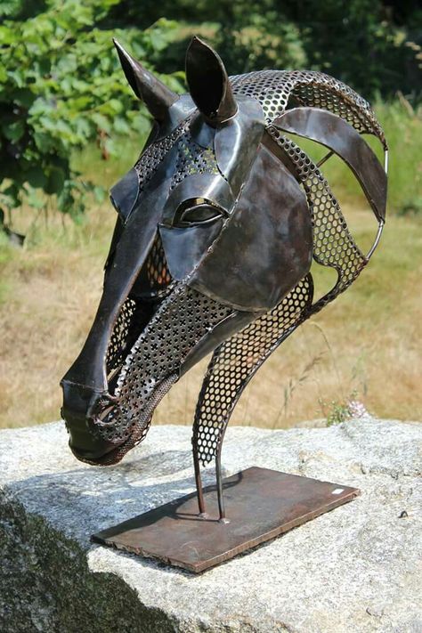 Metal Horse Sculptures, Metal Sculpture Artists, Metal Horse, Welding Art Projects, Metal Artwork Wall, Metal Yard Art, Metal Garden Art, Sculpture Metal, Junk Art