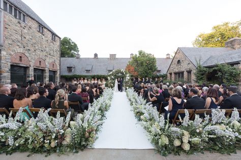 Super Stylish Fall Wedding at Blue Hill at Stone Barns Gallery - Style Me Pretty Flat Rock Farms Wedding, Hale Farm And Village Wedding, Blue Hill Farm Wedding, Hill Country Wedding Venues Texas, Wedding Venue Montana, Blue Hill At Stone Barns Wedding, Candlelit Reception, New York Wedding Venues, Barn Wedding Photography