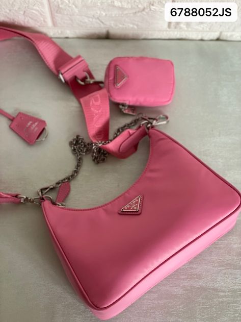 Pink Prada Crossbody Bag, Pink Prada Bag Outfit, Prada Re Edition 2005 Pink, Prada Pink Bag, Prada Baguette Bag, Prada Bag Re Edition, Prada Bag Pink, Prada 2005 Re Edition, Prada Re Edition Bag