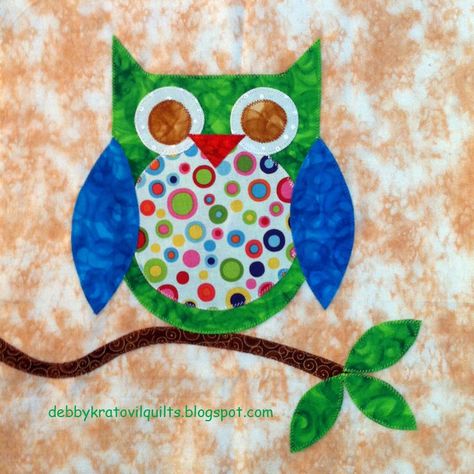 Quilt Inspiration: Free Pattern Day: Owls ! Owl Quilt Pattern, Owl Baby Quilts, Owl Quilts, Owl Quilt, Owl Applique, Elephant Quilt, Baby Quilt Patterns, Bird Quilt, Applique Templates