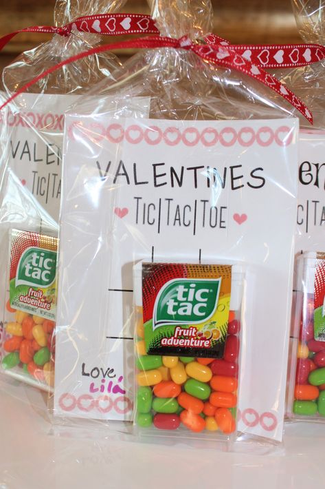 Tic Tac Valentines Ideas, Tic Tac Toe Valentine Printable, Valentines Day Marketing Ideas, Valentines Grams, Valentine Grams, Tic Tac Valentine, Valentines Tic Tac Toe, Valentine Candy Grams, Valentine Candy Bags