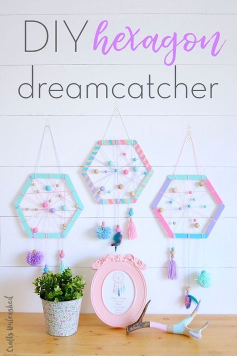 Dreamcatchers For Kids, Middle School Crafts, Dreamcatcher Craft, Hexagon Diy, Dream Catcher For Kids, Diy Dreamcatcher, Diy Crafts For Teens, Crafts For Teens To Make, Desain Quilling