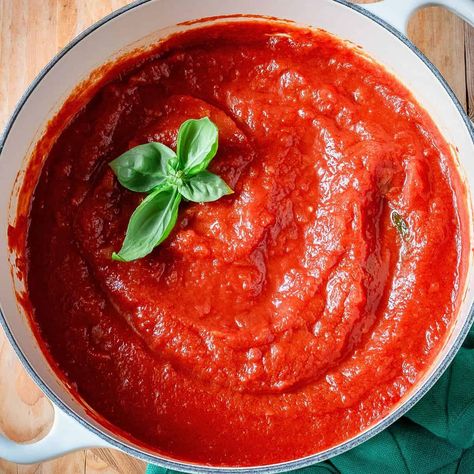 Sugo di Pomodoro (Italian Tomato Sauce) Authentic Italian Marinara Sauce, Sugo Sauce, Authentic Italian Tomato Sauce, Italian Marinara Sauce, Pomodoro Sauce, What Is For Dinner, Italian Tomato Sauce, How To Cook Meatballs, Marinara Sauce Homemade