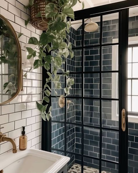 Cosy Shower Room, Black Shower With Plants, Interior Design For Small Bathroom, White Walls Black Trim Bathroom, Unique Shower Design, Black And White Bathroom Inspiration, Bath And Shower Separate Small Bathroom, Black And White Bathroom Aesthetic, Bathroom Sink Under Window