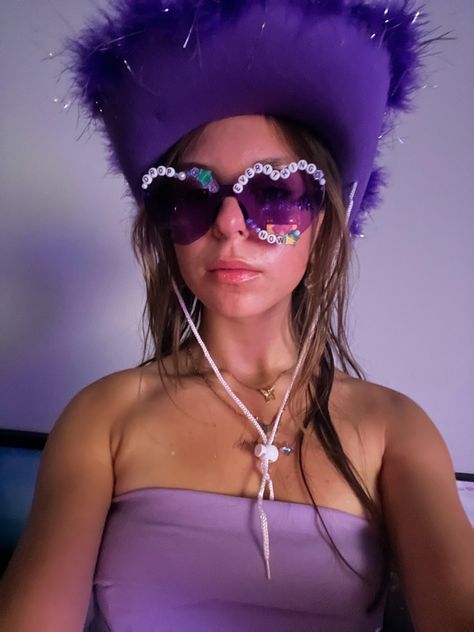 Speak Now Sunglasses, Taylor Swift Cowboy Hat Ideas, Cowboy Hat Eras Tour, Eras Tour Cowboy Hat, Purple Cowboy Hat, Eras Tour Outfits Speak Now, Guts Tour Outfit Ideas, Speak Now Eras Tour Outfits, Beaded Sunglasses