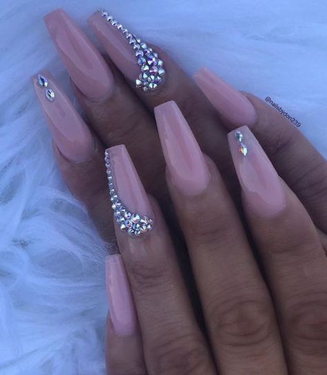 Nail Design With Jewels Rhinestones, Summer Nails Diamonds, Plain Gem Nails, Gem Ideas For Nails, Rhinestone Ideas For Nails, Acrylic Nails W Gems, Nails Gems Designs, Nails Inspiration With Gems, Nails W Diamonds