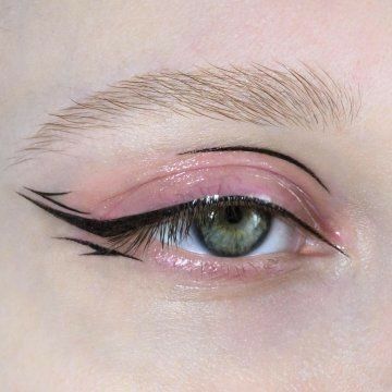 Editorial Make-up, Make Up Designs, Glasses Guide, Beauty Make-up, Edgy Makeup, Makeup Eye Looks, Makeup Hacks, Eyeliner Looks, Kesha