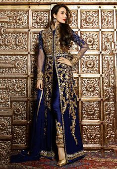 Heavy Suits Indian Party Wear, Heavy Suits, Embroidered Anarkali, Malaika Arora, Salwar Dress, Pakistani Designer Suits, Pakistani Wedding Dress, Utsav Fashion, Indian Gowns