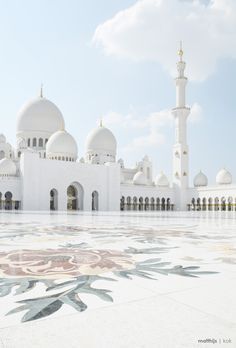 Sheikh Zayed Grand Mosque, Abu Dhabi, UAE | Photo by Matthijs Kok White Mosque Aesthetic, Abu Dhabi Wallpaper, White Mosque, Grand Mosque Abu Dhabi, Mekka Islam, Mosque Art, Sheikh Zayed Grand Mosque, Capital Cities, Mosque Architecture