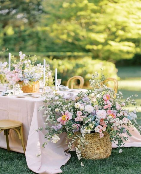 Organic Wedding Decor, Hot Air Balloon Wedding, Blue And Blush Wedding, Light Pink Wedding, French Wedding Style, Rustic Elegant Wedding, Garden Wedding Reception, Wedding Arch Flowers, Garden Wedding Decorations