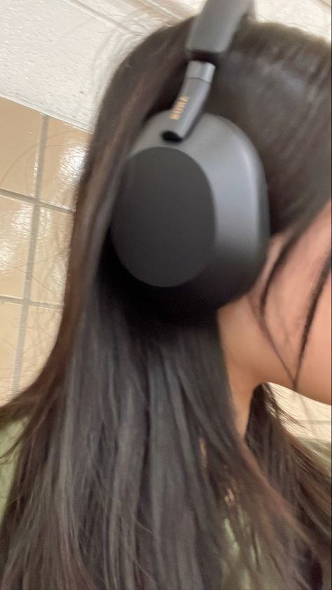 sony headphones silky hair Sony Mx5 Headphones Aesthetic, Sony Xm5 Headphones Aesthetic, Sony Xm5 Headphones, Sony Over Ear Headphones, Sony Xm5, Fashion Headphones, Gym Headphones, Headphone Aesthetic, Headphones Sony