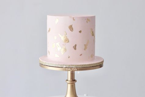 Blush And Gold Birthday Cake, Small Pink And Gold Cake, Blush Pink Birthday Cake, Light Pink And Gold Cake, Rose Gold Birthday Cake Simple, Pink White Gold Cake, Blush Birthday Cake, Pink White And Gold Cake, Pink Gold Birthday Cake