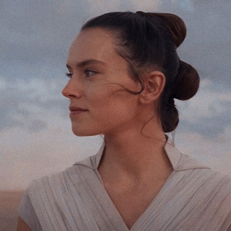 Rey Icons Star Wars, Rey Skywalker Icon, Rey Aesthetic Star Wars, Starwars Icons, Rey From Star Wars, Ray Star Wars, Rey Icon, Rey Daisy Ridley, Prodigal Daughter