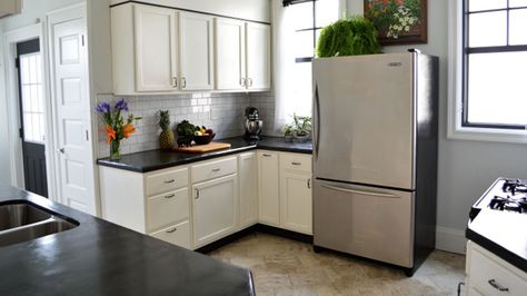 Kitchen makeover! 5 DIY ways to give your countertops a new look Top Of Fridge Decor, Above Refrigerator, Top Of Fridge, Above Fridge, Above The Fridge, Kitchen Design Diy, Kitchen Diy Makeover, Fridge Decor, Diy Kitchen Renovation