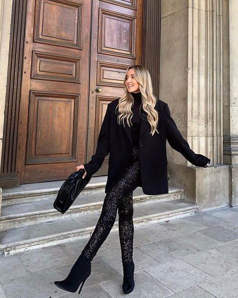 Freya Killin, Killin It, Black Blazer, Autumn Winter Fashion, Social Network, Winter Fashion, Fall Outfits, Fashion Looks, Fashion Week