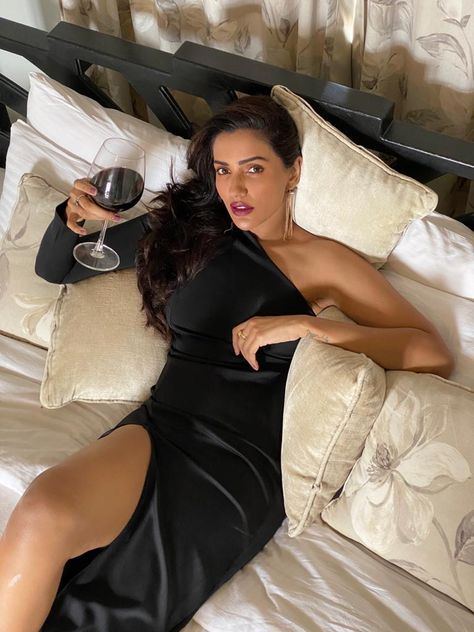 Actress Akshara Gowda photo gallery Akshara Gowda, Indiana, Photo Gallery, One Shoulder Dress, Formal Dresses Long, Photo Galleries, Actresses, India, Formal Dresses